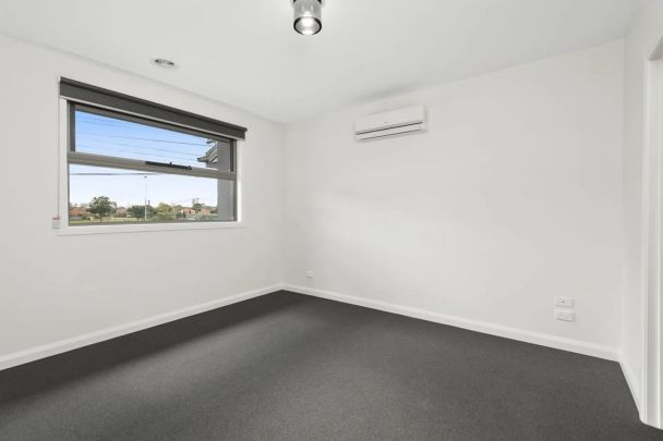 9B Devon Road, - Photo 1