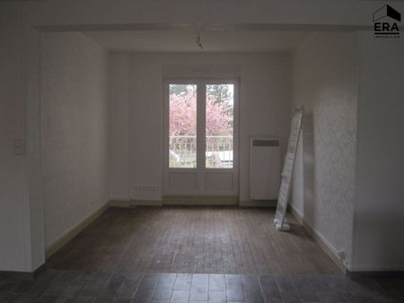 A LOUER BEL APPARTEMENT PLEIN CENTRE VILLE DE ST QUENTIN 02 - Photo 3