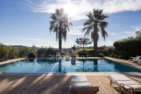 Proche Saint-Paul-de-Vence - Villa provençale avec vue dégagée sur le village - 4 chambres - Photo 2