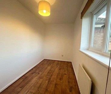 The Oval, Oldbrook, MK6 - Photo 2