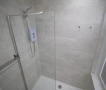 Rosemont Walk (room 4), Bramley, Leeds - Photo 3