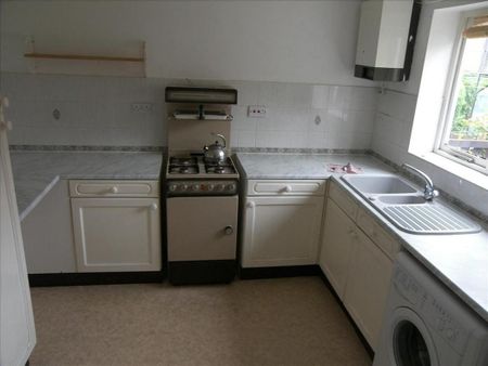 2 bed terrace to rent in NE2 - Photo 2