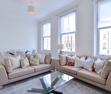 Two Bedroom Flat to rent in London - Photo 2