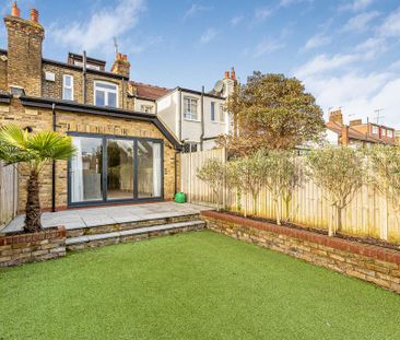 4 bedroom terraced house to rent - Photo 4