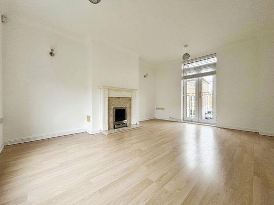 3 bedroom house to rent Trinovantian Way, Braintree, CM7 - Photo 1