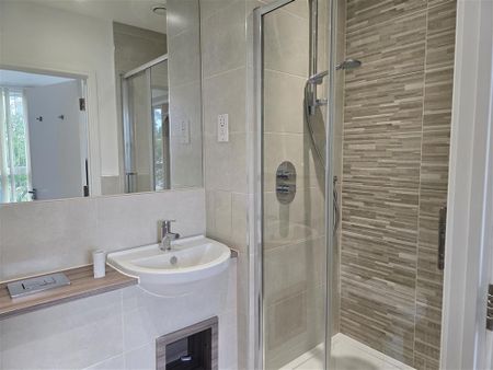 Bollo Lane, LONDON - Photo 3