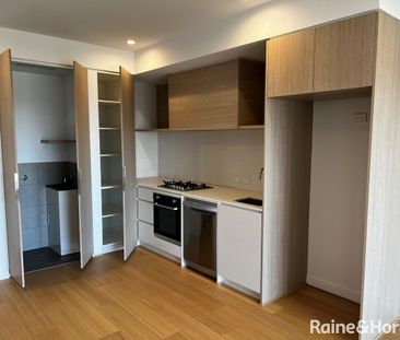 Splendid 2Br Top Floor Lancaster Apartment in Williams Landing! - Photo 6