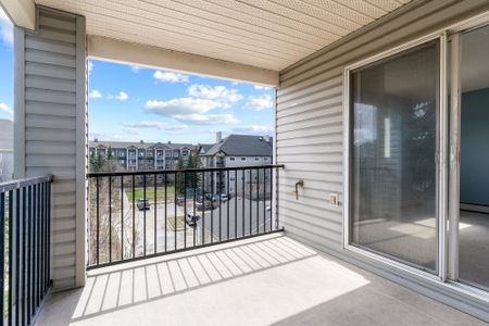 Top Floor 2 Bed Corner Suite In Mc Kenzie Towne. Heat And Water Included. Parking. - Photo 3