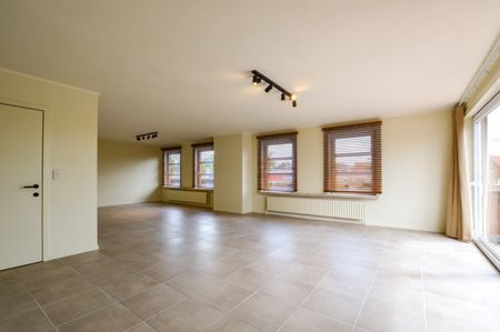 Ruim appartement (146 m²) met 2 slaapkamers in het centrum van Jabbeke - Photo 2