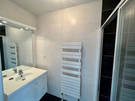 Location Appartement 2 pièces 38m² - Photo 4