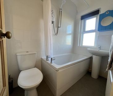 3 bedroom semi-detached house to rent - Photo 6