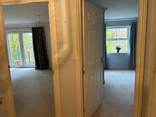 1 Bed Flat, Bryant Court, W3 - Photo 1