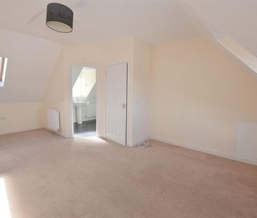 4 bed town house to rent in Chervil Close, Newcastle - Photo 3