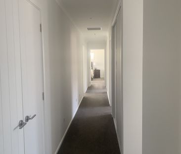 Executive Family Home - Photo 1