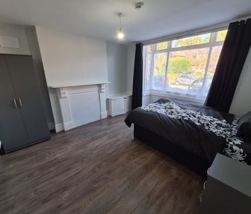 Room in a Shared House, Fosbrooke Road, B10 - Photo 4