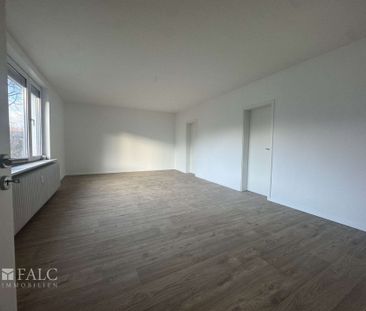 Sanierte 3-Raum-Dachgechosswohnung mit großer Terrasse - Foto 2