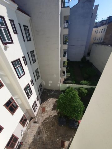 Entzückende Wohnung - Altbauhaus - in gesuchter Toplage - Foto 5