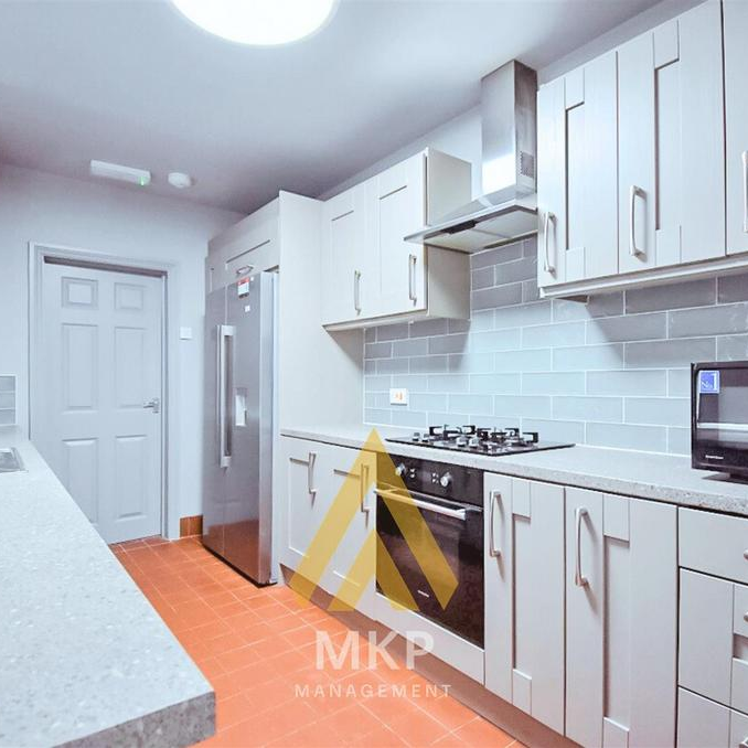 5 bedroom terraced house to rent - Photo 1