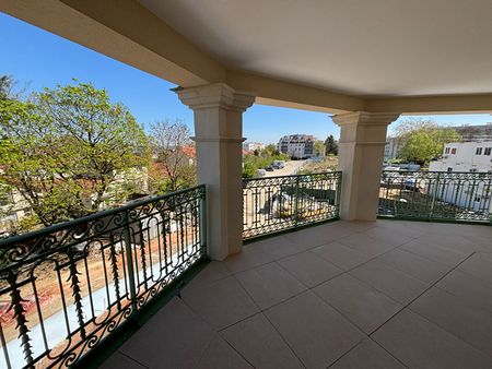 Location appartement 3 pièces, 66.00m², Le Plessis-Robinson - Photo 2