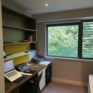 Studio Flat, Calton Road, EH8 - Photo 2