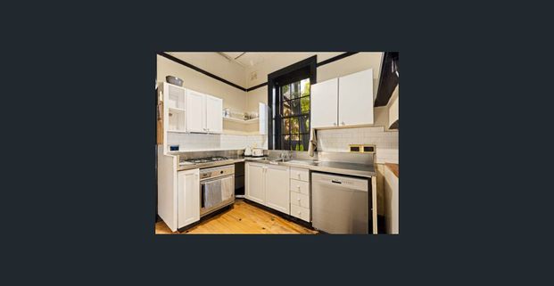 Unique Heritage Building in Prime The Rocks Location - Fully Furnished - Photo 1