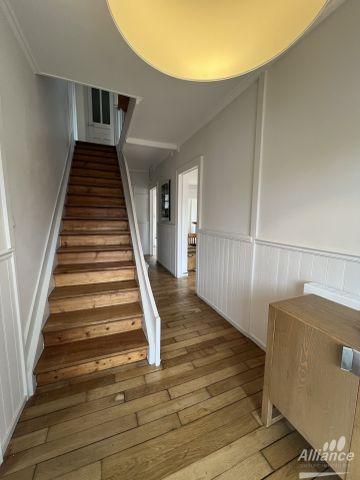 VILLA AVEC PISCINE A DEBORDEMENT A SELONCOURT - Photo 2