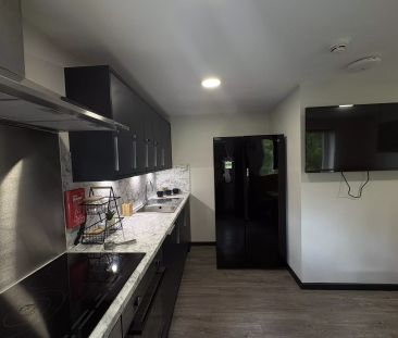 Large Ensuite - Photo 5
