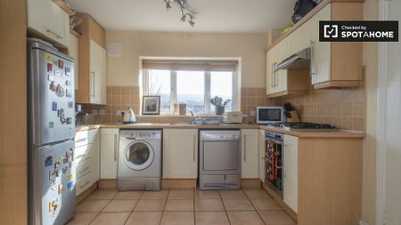 Room for rent in cosy 2-bedroom house in Citywest - Photo 4