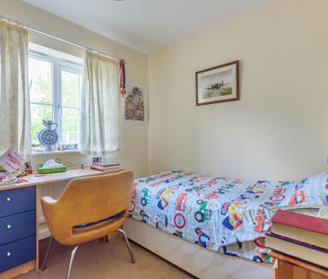 2 bedroom end of terrace house to rent - Photo 5