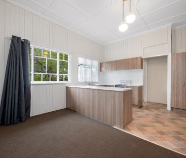 Spacious Character-Filled Apartment in a Peaceful Greenslopes Setting - Photo 6