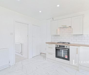 2 bedroom semi-detached house to rent - Photo 6