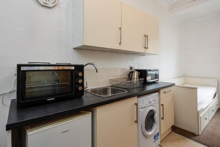 Studio to rent - Photo 2