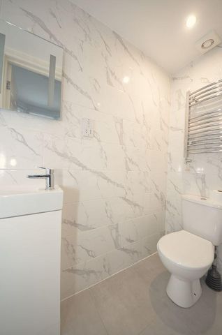 1 bedroom in a house share to rent - Photo 3