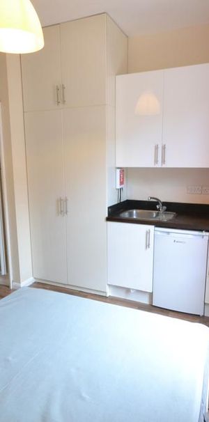 Studio to rent - Photo 1