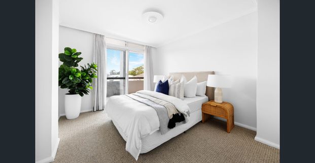 Sun-Drenched Top-Floor Haven With Ocean Glimpses & Resort-Style Pool - Photo 1