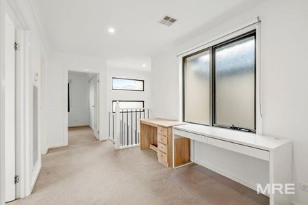 2/11 Moore Avenue, Clayton South - Photo 2