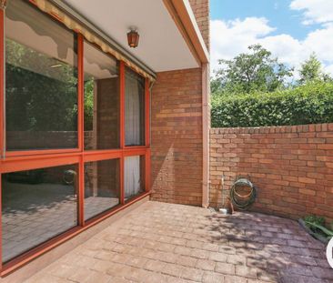 TWO-BEDROOM TOWNHOUSE IN A PERFECT LOCATION! - Photo 5