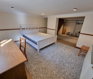 4 Bed Student Accommodation - Photo 4