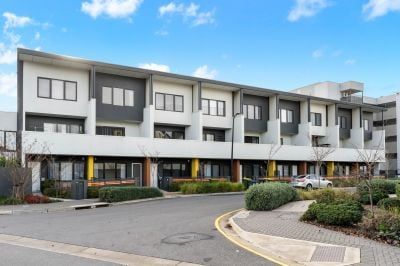 54 Steeplechase Avenue, St Clair - Photo 1