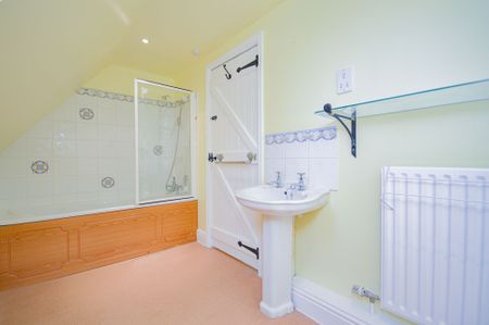 Great Massingham - Photo 5