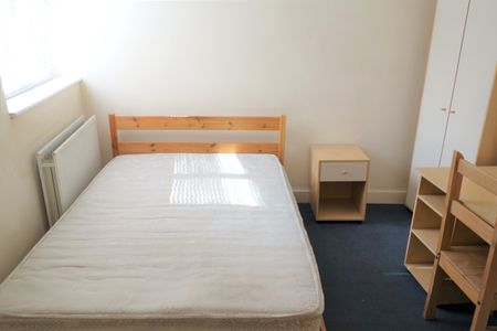 4 bedroom terraced house to rent - Photo 4