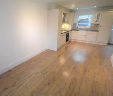 3 bedroom terraced house to rent - Photo 6