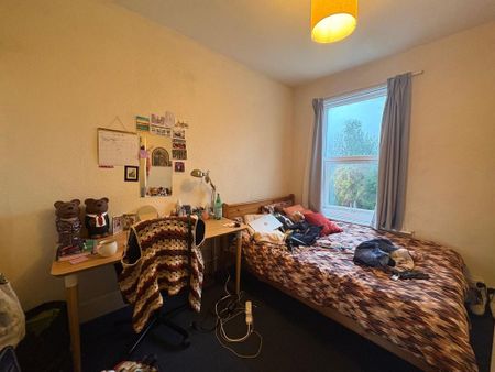 4 bedroom semi-detached house to rent - Photo 5