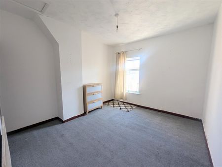 2 Beds - Terraced House - - Photo 5