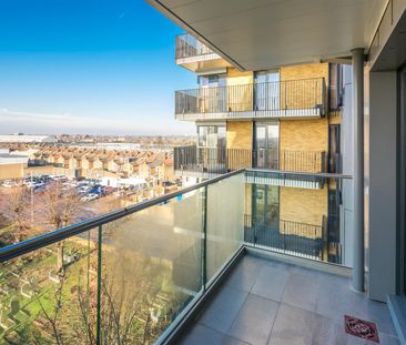 (4th Floor Flat) Charter House, High Road Ilford, IG1 - Photo 5