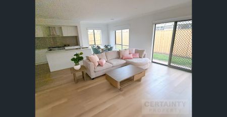 Stylish Fully Furnished Co-Living – Private Ensuite Room with All Utilities Included - Photo 2