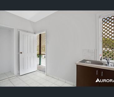 Charming Inner-City Living in the Heart of Red Hill - Photo 6