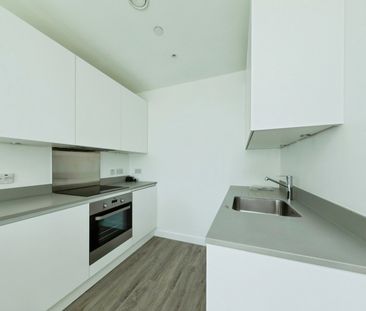 1 Bed Flat, Addiscombe Grove, CR0 - Photo 3