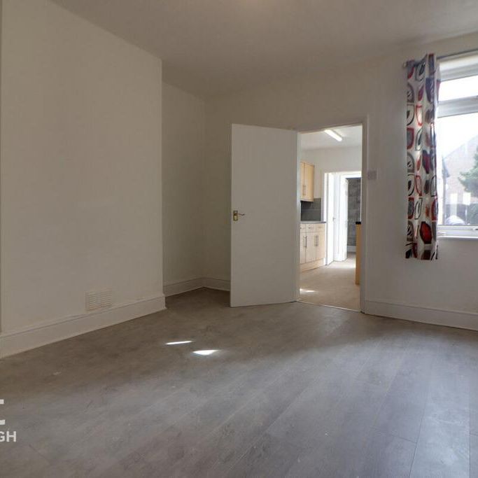 3 bedroom end of terrace house to rent - Photo 1