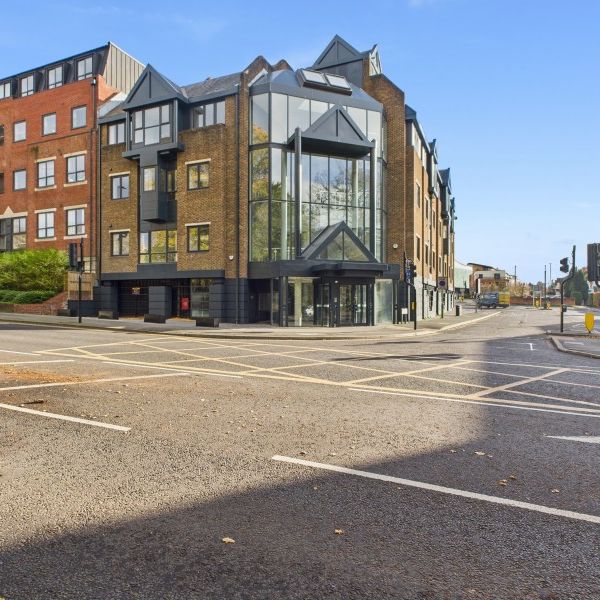 London Road, Camberley - 2 bedrooms Property for lettings - Seymours - Photo 1